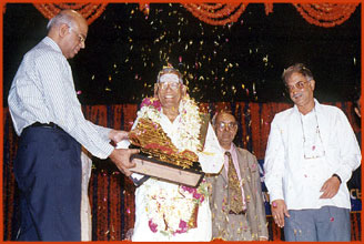 Hyderabad sabha honours M. S. Gopalakrishnan