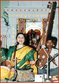 Tirupathy fest crowns Veena Gayathri