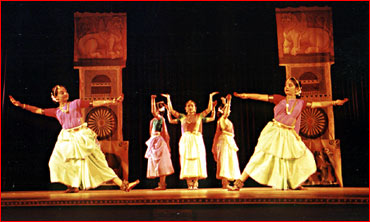 Kalakshetra dancers get together