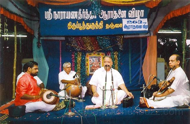 tp4.jpg - Vocalist O. S. Thiagarajan presenting tarangams