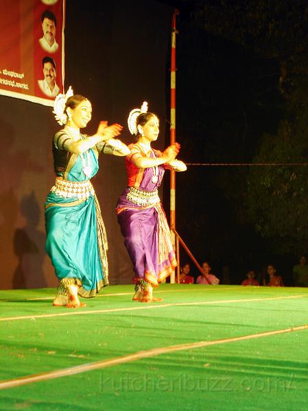 DSC02242.jpg - Sharmila and her colleague present Odissi