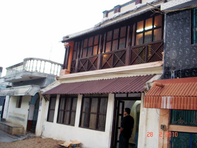 DSC02305.jpg - A traditional house in the colony which has been turned into a cultural centre called Marabu Foundation