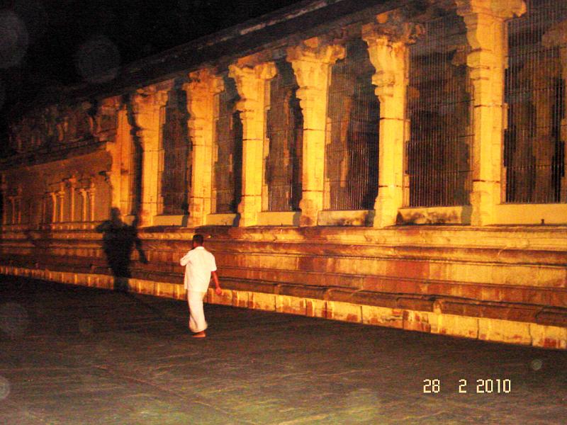 DSC02321.jpg - A section of the multi-pillared Murugan shrine
