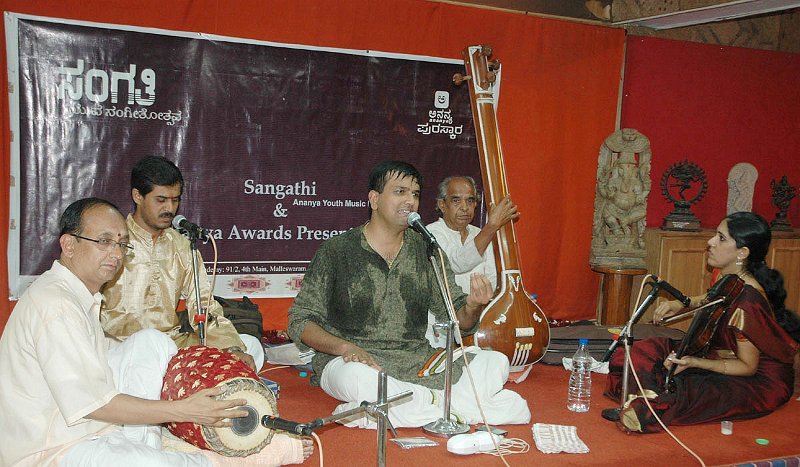 7.JPG - Vocal recital by Vid. G.Ravikiran,  Vid.Amrita Murali - violin, Vid.V.Krishna - Mridanga, Vid. D.V.Prasanna Kumar – Ghata