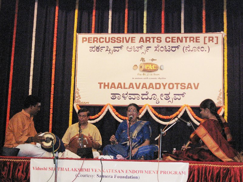 IMG_4845.JPG - Neela Ramagopal (vocal) Charulatha Ramanujam (violin) S.Ashok (mridangam), S.Srishyla (ghatam)